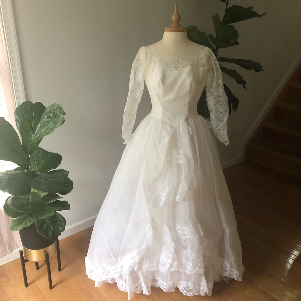 1960s True Vintage white Handmade Wedding gown dress